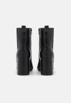 Anna Field Korte Laarzen - Black 11 Anna Field Korte Laarzen - Black -Anna Field 5d2d432fbb5944eab4f8cbec25e459e2