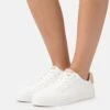 Anna Field Sneakers Laag - White/Beige 2 Anna Field Sneakers Laag - White/Beige -Anna Field cd5cdc9f54e742a98503d150da6fc0bd